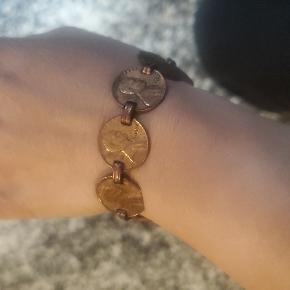 1960s-1970s Vintage Coin Bracelet - Picture 8 of 8